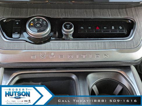 New 2026 Ford Expedition Platinum image 25