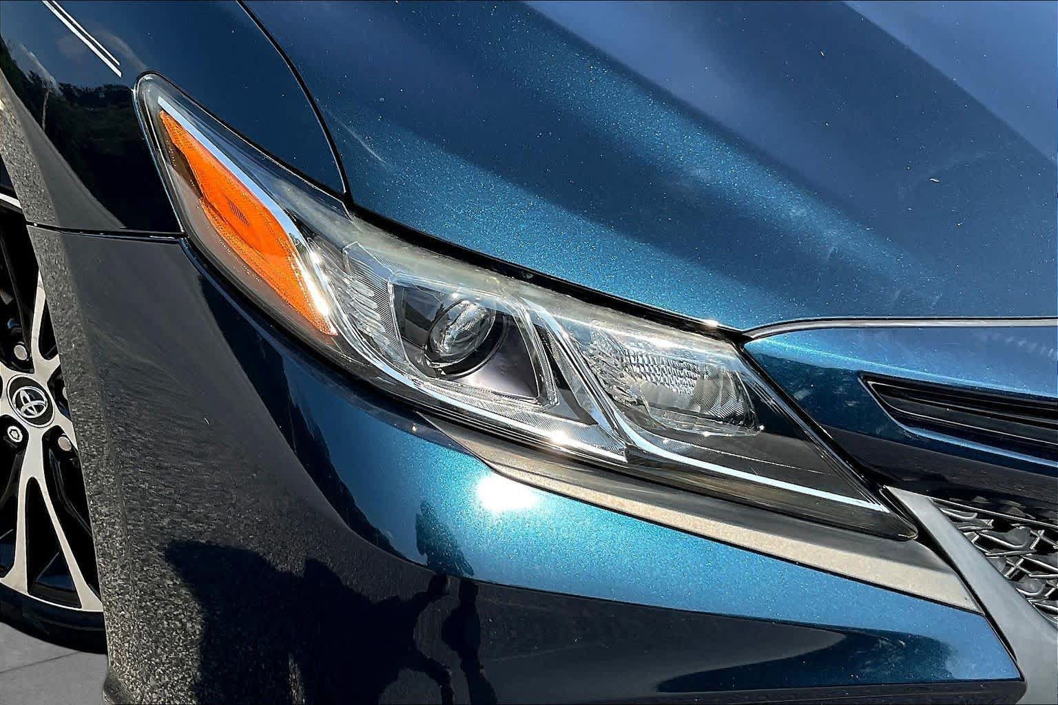 Used 2020 Toyota Camry SE FWD image 27