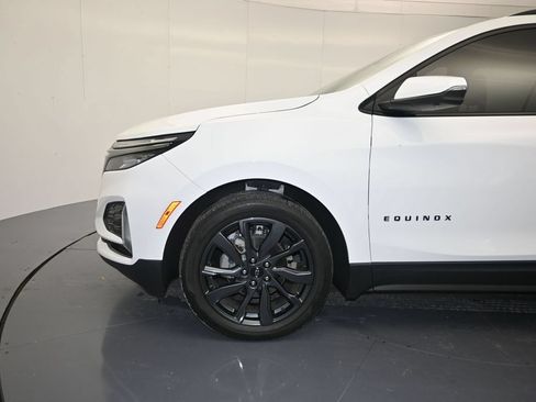 Used 2022 Chevrolet Equinox RS w/ Infotainment Package FWD image 9