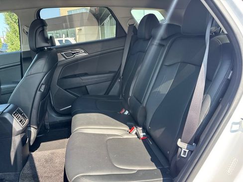 Used 2025 Kia Sportage EX FWD image 6
