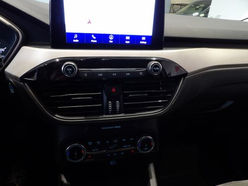 Used 2022 Ford Escape SE w/ SE Sport Appearance Package AWD/4WD image 13