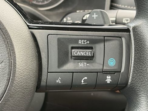 Used 2023 Nissan Rogue SV FWD image 20