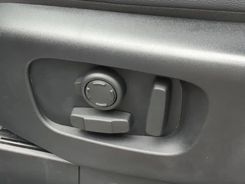 Certified 2023 Land Rover Discovery S R-Dynamic image 17