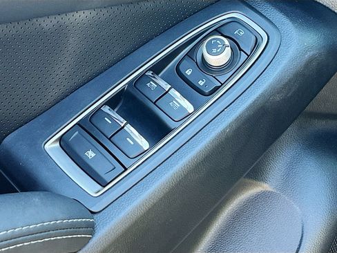 Used 2025 Subaru Ascent Limited AWD/4WD image 17