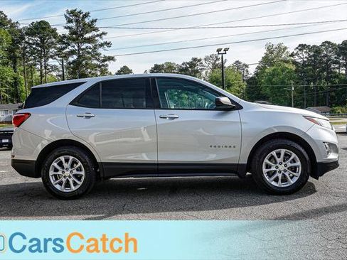 Used 2019 Chevrolet Equinox LS w/ LS Convenience Package image 9