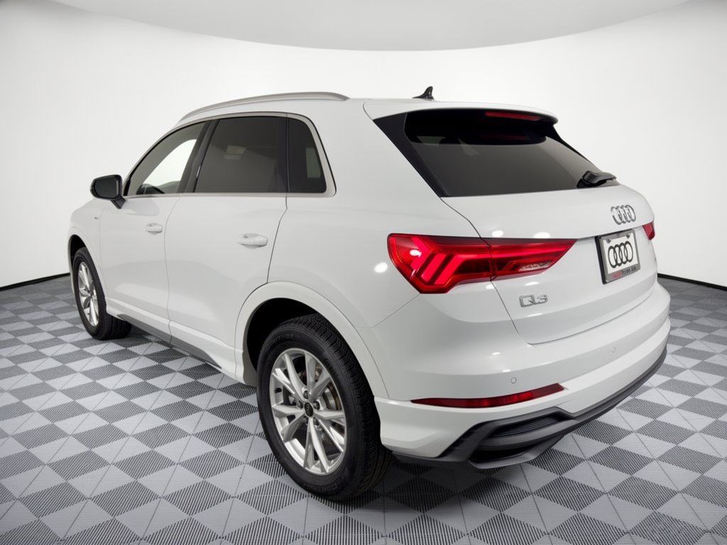 Used 2025 Audi Q3 2.0T Premium w/ Convenience Package AWD/4WD image 3