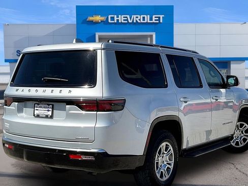 Used 2022 Jeep Wagoneer Series I image 2