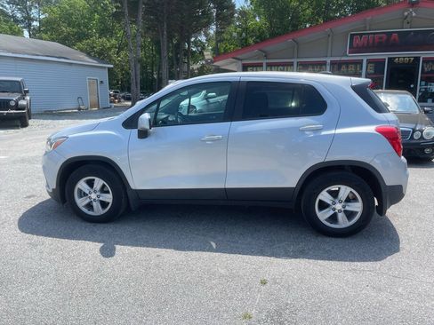 Used 2020 Chevrolet Trax LS w/ Tint and Cruise Package FWD image 7