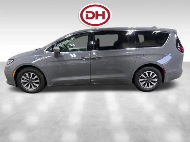 Used 2022 Chrysler Pacifica Touring-L FWD image 8