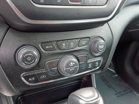 Used 2023 Jeep Cherokee Altitude Lux AWD/4WD image 22