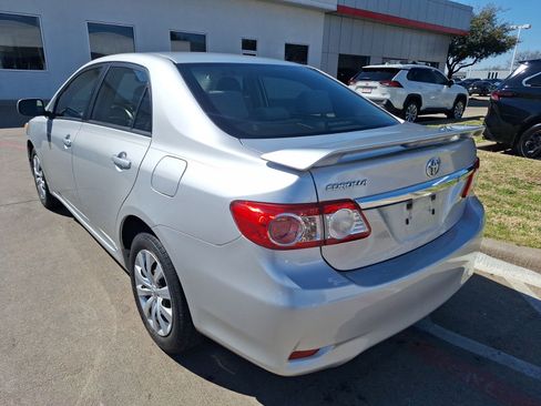 Used 2012 Toyota Corolla LE image 4