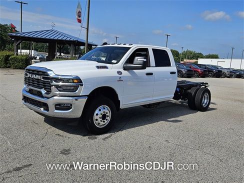 New 2025 RAM 3500 Tradesman w/ Chrome Appearance Group image 3