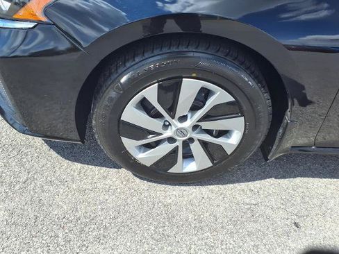 Used 2023 Nissan Altima 2.5 S FWD image 5