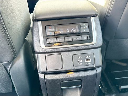 Certified 2023 Subaru Ascent Limited w/ Technology Package image 35