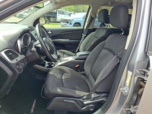Used 2017 Dodge Journey SXT w/ Blacktop Package image 16