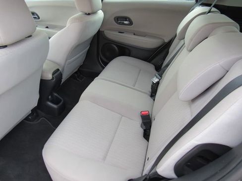 Used 2018 Honda HR-V LX image 13