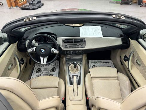 Used 2004 BMW Z4 2.5i RWD image 6