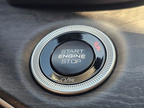 New 2025 Jeep Grand Cherokee Limited w/ Black Appearance Package image 16