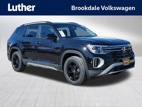 New 2026 Volkswagen Atlas Peak Edition AWD/4WD image 1