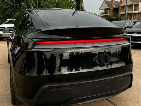 Used 2026 Tesla Model Y Long Range RWD image 18