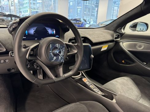 New 2026 McLaren Artura image 12