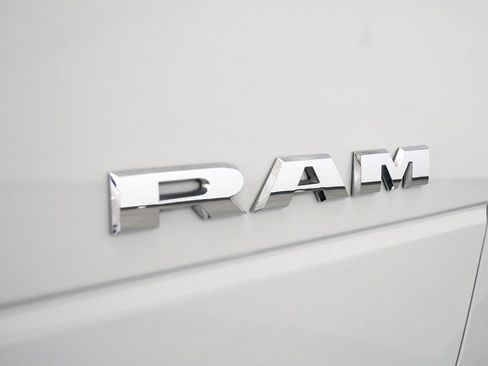 Used 2024 RAM 2500 Big Horn AWD/4WD image 9