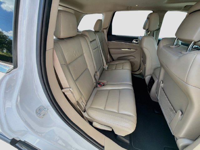 Used 2020 Jeep Grand Cherokee Limited AWD/4WD image 29