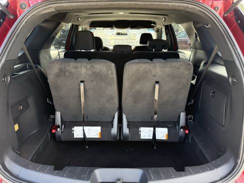 Used 2017 Ford Explorer XLT image 31