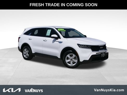Used 2023 Kia Sorento LX FWD image 1