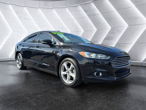 Used 2016 Ford Fusion SE image 1