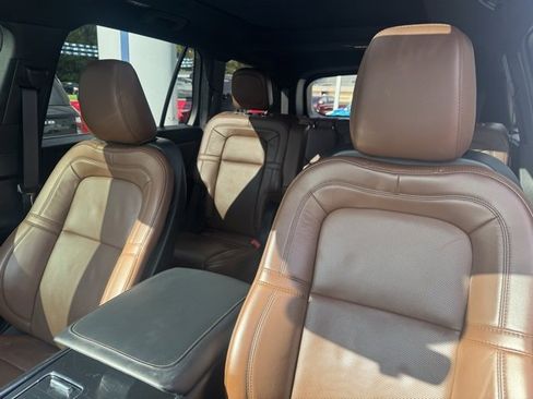 Used 2022 Lincoln Aviator Reserve w/ Elements Package Plus image 17