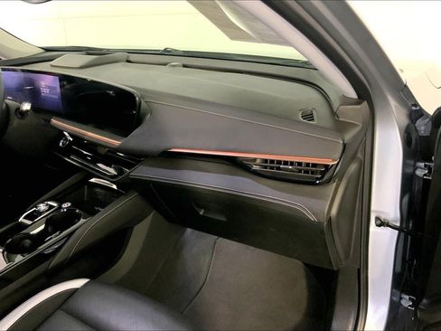 Used 2025 Buick Envision Sport Touring AWD/4WD image 16