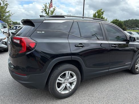 Used 2022 GMC Terrain SLE w/ Driver Convenience Package AWD/4WD image 8