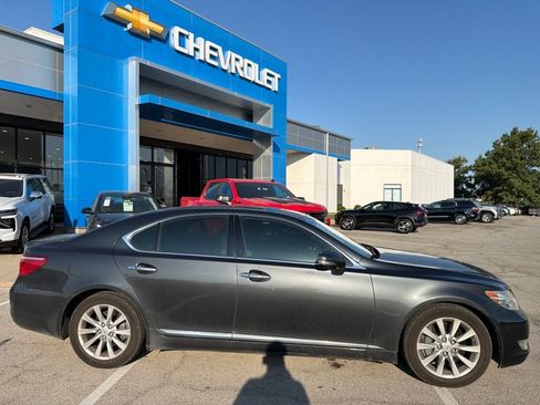 Used 2011 Lexus LS 460 AWD w/ Comfort Pkg image 2