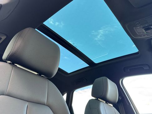 New 2025 Audi Q3 2.0T Premium image 14