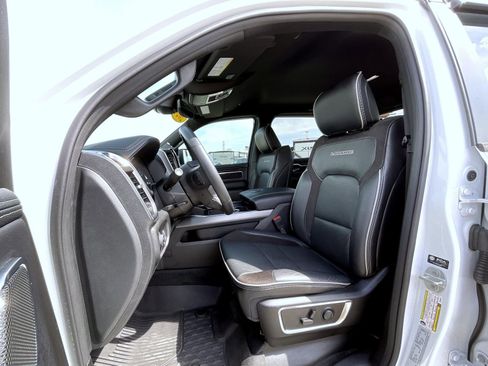 Used 2024 RAM 1500 Laramie image 10