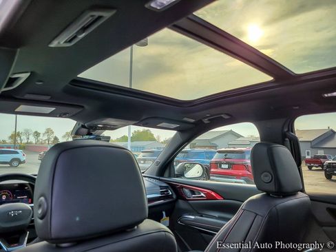 New 2026 Chevrolet Traverse Z71 w/ Enhanced Driving Package image 12