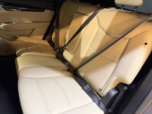 Used 2019 Cadillac XT5 FWD image 37