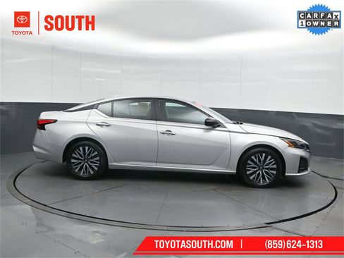 Used 2025 Nissan Altima 2.5 SV image 4