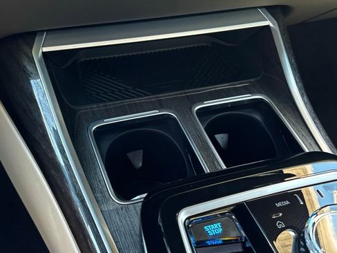 Used 2024 BMW i7 xDrive60 image 21