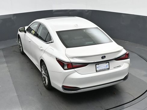Used 2020 Lexus ES 300h w/ Accessory Package FWD image 60