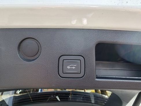 New 2026 GMC Terrain Elevation w/ Elevation Premium Package AWD/4WD image 12
