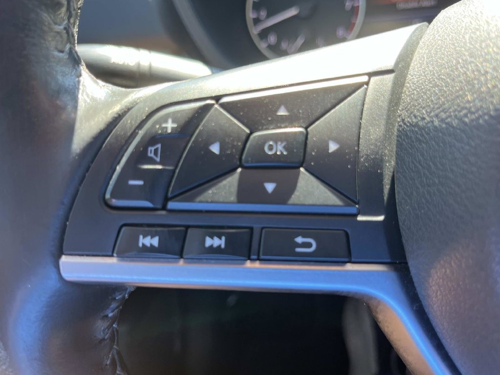 Used 2022 Nissan Sentra SV FWD image 32