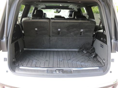 Used 2025 Jeep Grand Wagoneer 4WD w/ 8-Passenger Seating Package image 18