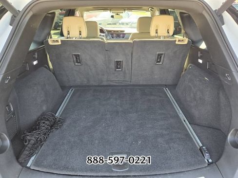 Used 2017 Cadillac XT5 Luxury w/ Driver Awareness Package FWD image 18