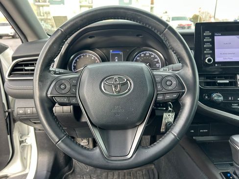 Used 2022 Toyota Camry SE image 20