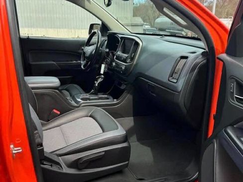 Used 2022 Chevrolet Colorado Z71 w/ Trail Boss Package AWD/4WD image 12