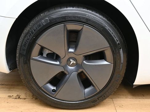 Used 2023 Tesla Model 3 Standard Range RWD image 12