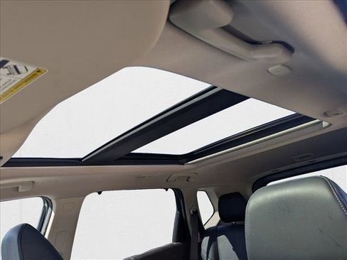 Used 2023 Nissan Rogue Platinum w/ Platinum Premium Package image 18