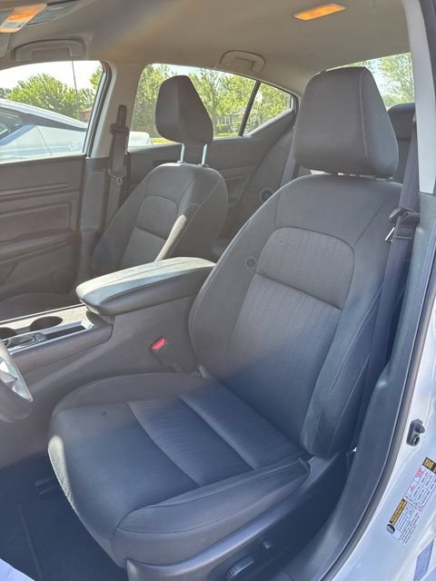 Used 2025 Nissan Altima 2.5 SV FWD image 14